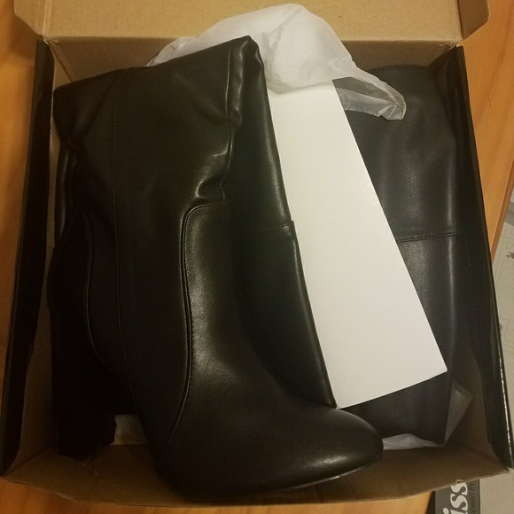 Tall calf leather boots with heel Size 8 - Picture 2 of 3